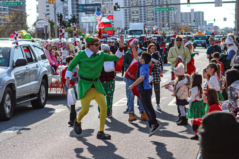 Christmas Parade 2024 768x512