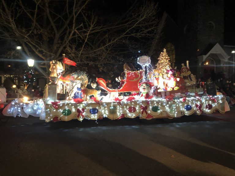 christmas parade float 2019 scaled 1 768x576