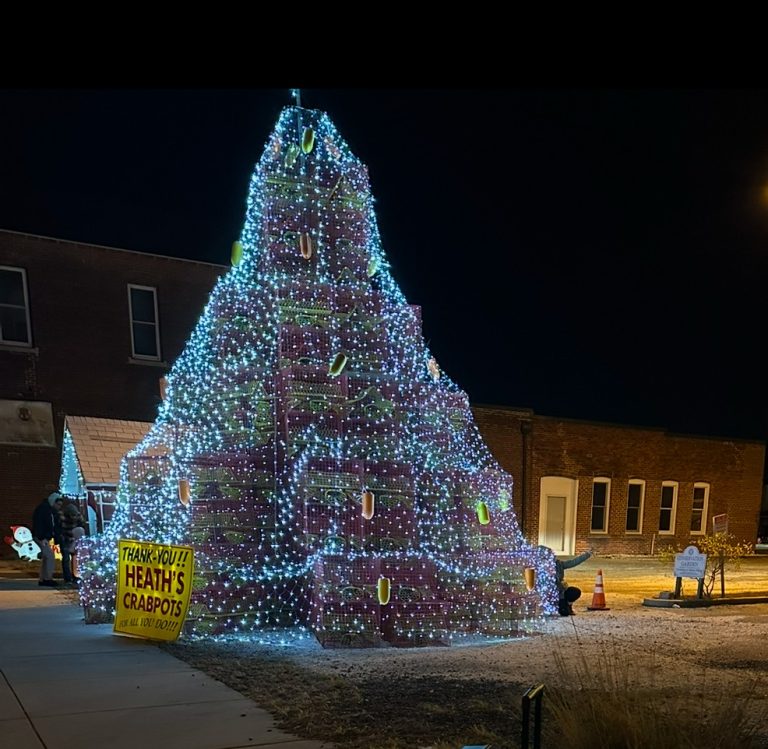 Crisfield crab pot christmas tree 768x749